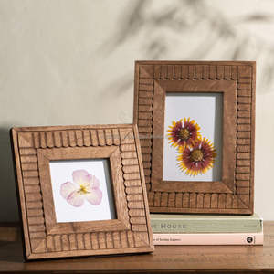 Cadre photo carré en bois pour décoration murale, présentoir de bureau, style équilibré et propre, cadeau pour mariage, anniversaire, anniversaire de mariage - Product Image 3