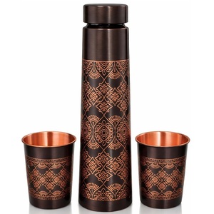 Juego de botella de agua floral de cobre de fábrica directa con dos tazas, botella metálica portátil para viajes - Product Image 5