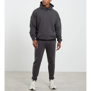 Conjunto deportivo personalizado con logotipo para hombre, sudadera con capucha de forro polar grueso y hombros caídos, y pantalones deportivos ajustados, venta al por mayor para hombre - Product Image 2