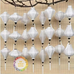 Lanterne en soie artisanale du Vietnam, Hoi An, lampe décorative traditionnelle pour l'éclairage domestique et la décoration de mariage - Product Image 4