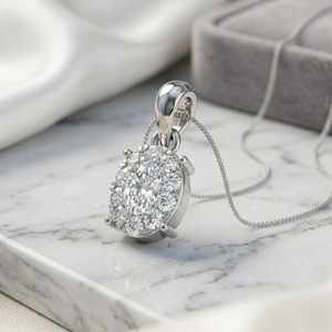 Collier pendentif solitaire ovale en diamant de 0,50 carat, or 14 carats, diamant de laboratoire couleur E-F, pureté VVS2, serti à griffes, bijoux minimalistes pour femmes - Product Image 3
