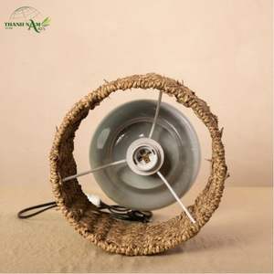 Lampe de table d'intérieur minimaliste moderne en bambou naturel fait main avec abat-jour tissé à la main - Product Image 3