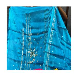 Trajes Indios Premium Modernos de Diseño, Sin Coser, Bordados a Mano, para Mujer, Estilo Tradicional, para Fiestas - Product Image 1