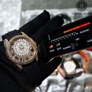 Reloj de Lujo para Hombre Charm Jewells, Cristal, Cuarzo Analógico, Acero Inoxidable, Esfera Redonda de 42 mm, Correa de Goma, Luminoso, Estilo Joyería de Moda - Product Image 2
