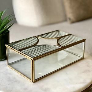 Boîte à mouchoirs en verre design avec cadre en laiton brillant, décoration nordique pour la maison, porte-mouchoirs de luxe pour l'organisation du rangement à domicile - Product Image 3