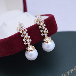 Pendientes de Perlas Akoya Aurora de Agua Dulce, Estilo Lujoso y Discreto, Base Simple, Plata S925, Efecto Espejo, Pequeños y Ligeros - Product Image 1