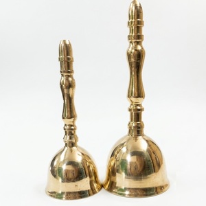 Campana de Pooja Artesanal de Latón Chapado en Oro Vintage al por Mayor con Sonido Resonante, Metal de Lujo Personalizable para Bodas y Hoteles - Product Image 1