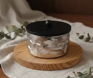 Olla Kjajoor de moda con acabado plateado mate, tapa y base de madera para contenedores de aperitivos Eid, para frutas secas, dulces, dátiles, catering para hoteles - Product Image 1