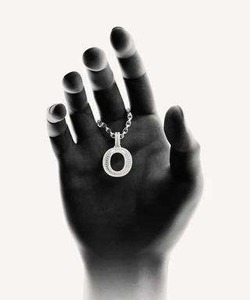 Pendentif unisexe style hip-hop, lettre O, plaqué rhodium or/argent, diamant taille émeraude serti en canal, tendance unisexe - Product Image 5
