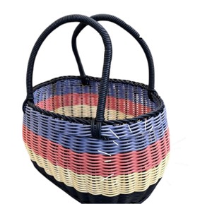Coffre en osier de style campagnard classique avec deux poignées pivotantes, panier de pique-nique en rotin avec double couvercle, boîte de rangement alimentaire ovale profonde - Product Image 3