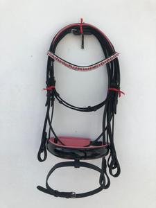 Bridon de cheval en PU noir avec garniture et rembourrage en strass rose - Product Image 4