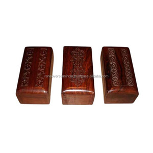 Organisateur de bijoux personnalisé en bois avec détails sculptés idéal pour le stockage de collier bracelet boucle d'oreille plusieurs modèles disponibles - Product Image 1