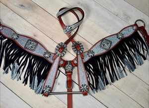 Ensemble de têtière et de collier de poitrail en cuir pour cheval western |   Équipement équestre fait main pour le rodéo et la ferme, avec franges colorées et motif tournesol - Product Image 2