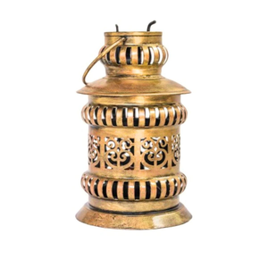 Faroles de metal estilo jaula de pájaros en dorado, con un diseño de celosía entrelazada ornamentada, disponibles a precios de mayorista. - Product Image 3