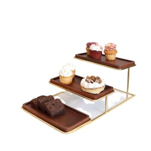 Hermoso soporte para pasteles, nuevo diseño, superventas, artículos de cocina de madera pulida, decoración de boda - Product Image 1