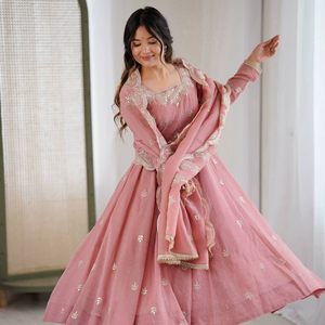 Robe de soirée de créateur avec dupatta – Collection de tenues de fête - Product Image 1