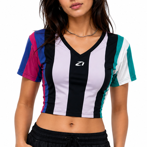 เสื้อยืดคอวีลายแถบสีสำหรับผู้หญิงเสื้อสตรีทแวร์ทรงสลิมฟิตเสื้อแฟชั่นบล็อกสี - Product Image 1