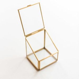 Boîte de rangement pour bijoux en verre et métal décorative avec un design classique pour offrir en cadeau et décorer la maison - Product Image 5