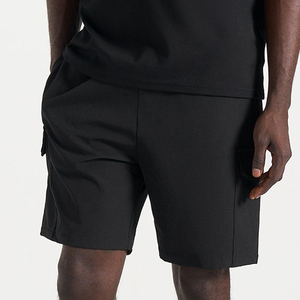 Shorts cargo noirs pour hommes, taille élastique, séchage rapide, poches, longueur bermuda, style décontracté, couleur unie, polyester tissé - Product Image 4