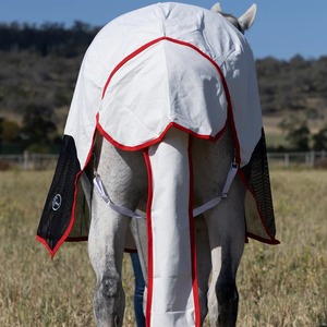 Vente en gros de produits équestres d'hiver, couverture/édredon pour chevaux imperméable et respirant, en nylon rembourré de polaire pour l'équitation en plein air - Product Image 6