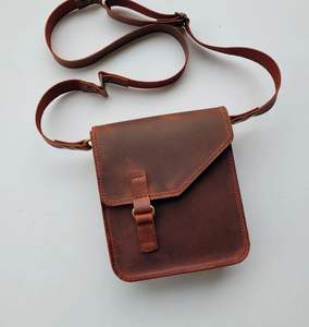 Bolso Bandolera de Cuero Unisex para Uso Diario - Product Image 3