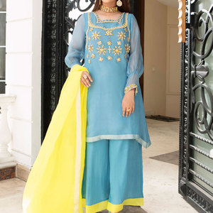 Ropa de Seda Bordada con Artesanía Premium y Acabado Elegante, Prendas de Lujo Refinadas con Bordado Elegante - Product Image 1