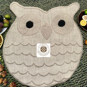 Servilleta de cóctel de lino con forma de búho y bordado delicado, juguetona y encantadora, que aporta un toque acogedor a la decoración de la mesa. - Product Image 4