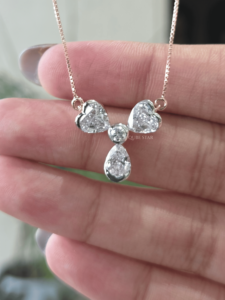 Collar con Colgante de Diamantes Cultivados en Laboratorio con Certificación IGI, Forma Mixta, 2.80ct, Oro Rosa, Corazón y Pera, Regalo de Aniversario de Lujo para Mujer - Product Image 3