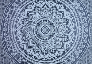 Tapiz personalizado grande, tapiz ombré, mandala indio, arte de pared hippie, colgante de pared bohemio, colcha multiusos. - Product Image 5