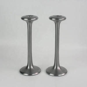 Juego de 2 candelabros de trompeta de plata modernos, decoración minimalista elegante - Product Image 1