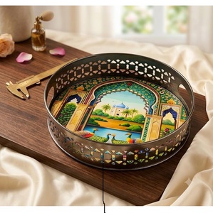 Plateau Pichwai en métal poli élégant, motif de Noël personnalisable, jetable pour la restauration et la décoration intérieure, à prix de gros - Product Image 1