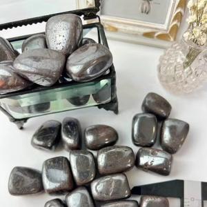 Pierre d'hématite naturelle sculptée et gravée, en vrac, pour la lithothérapie, le Reiki, la décoration intérieure, le Feng Shui et l'amour - Product Image 6