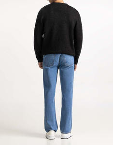 Pull en mohair noir pour homme, coupe ajustée, col rond, manches longues, jacquard à lettres, personnalisable avec logo, vente en gros - Product Image 4