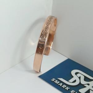 Brazalete de Cobre Sólido Grabado, Brazalete de Metal Artesanal, Kada de Cobre Ajustable, Joyería Tradicional Hecha a Mano, Ligera, Unisex - Product Image 4