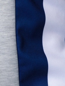 เสื้อสเวตเชิ้ตผู้ชายสีเทาและสีน้ำเงิน แขนยาว คอซิป ¼ ซิป ผ้าถักเนื้อนุ่ม สีพื้น สวมใส่สบาย ระบายอากาศได้ดี - Product Image 6
