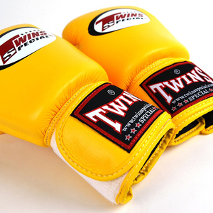 Gants de boxe Twins de haute qualité personnalisés pour le sparring MMA, gants de boxe professionnels en cuir PU pour le kickboxing et l'entraînement Muay Thai - Product Image 4