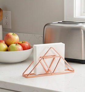 Portarrollos de Metal Moderno con Diseño Geométrico Triangular, Acabado en Oro Rosa, Soporte para Servilletas Independiente para Decoración del Hogar - Product Image 3
