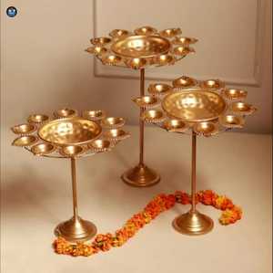 Candelabro Circular de Metal con Portavelas para Actividades Religiosas y Decoraciones Festivas - Product Image 1
