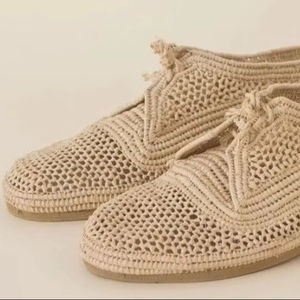 Sandalias de rafia marroquíes hechas a mano: Zapatos de verano estilo bohemio con cordones, zapatos de playa artesanales de Essaouira - Product Image 1