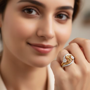 Bague florale de luxe en or pour femme avec un design élégant en filigrane et ajouré, bijoux de mariage - Product Image 6