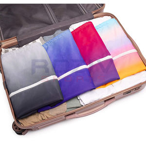 Sac à cordon personnalisé de haute qualité, léger, écologique, avec doublure imperméable et poche zippée, idéal pour la gym - Vente en gros - Product Image 4