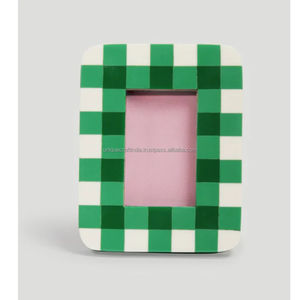 กรอบรูปไม้ฝังเรซิ่นสีเหลืองทำมือ ลายเพชรเรขาคณิตสีดำ กรอบรูปตั้งโต๊ะงานฝีมือ ตกแต่งบ้านสไตล์โมเดิร์น - Product Image 3