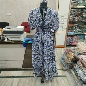 Robe longue bohème pour femme, col en V, manches bouffantes, taille élastique, dos nu, volants superposés, motif floral, robe d'été - Product Image 4