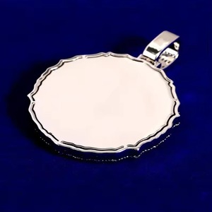 Colgante Redondo con Incrustaciones de Circonitas y Engaste de Garra en Plata Bañada en Rodio y Tono Oro Rosa, Joyería Hip Hop para Hombres y Mujeres - Product Image 5