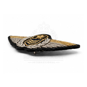 Badges de poitrine personnalisés avec des motifs décoratifs, un matériau durable et une finition de qualité pour les vêtements, les vestes, les sacs et les accessoires - Product Image 2