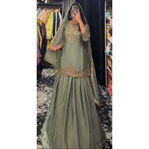 Conjunto de traje de fiesta para mujer con bordado de múltiples agujas - Product Image 1