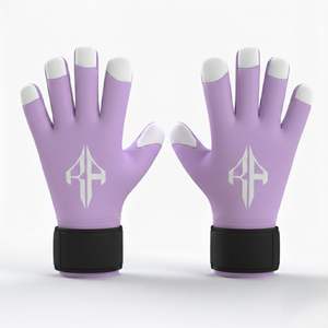 ถุงมือผู้รักษาประตูแบบสวม ยูนิเซ็กซ์ ป้องกันนิ้วโป้งสำหรับเล่นกีฬา บรรจุภัณฑ์คุณภาพสูง วัสดุ PU ระบายอากาศได้ดี โดย RIVIAN ATLANTIC - Product Image 3