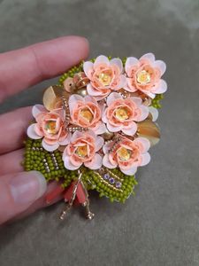 Broche Bordado con Cuentas de Primera Calidad MD HANDICRAFTS para Niños y Mujeres, para Bodas, Fiestas y Eventos Festivos, 16-20 años - Product Image 3