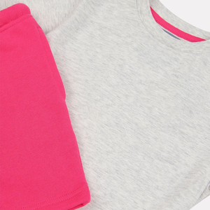 เสื้อยืดเด็กชายสีเทาพร้อมโลโก้สีชมพูและกางเกงขาสั้นสีชมพูสดใส ชุดลำลองสำหรับเด็กชายเด็กหญิง ชุดผ้าฝ้ายสำหรับฤดูร้อน - Product Image 5