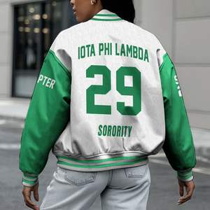 Veste universitaire personnalisée pour femmes Iota Phi Lambda, blanche et vert émeraude, avec lettres, écusson, numéro de sororité et année, style bomber - Product Image 2